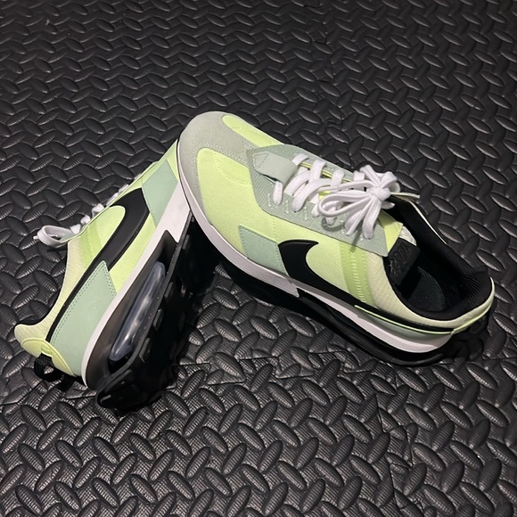 Air Max. Pre Day “Liquid Lime” - Picture 3 of 5